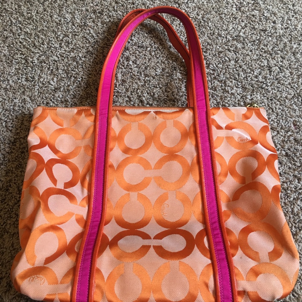 Coach - Picture 2 of 6